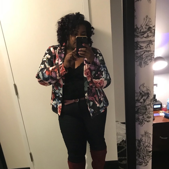 Meet your Posher, Electa - Picture 7 of 8